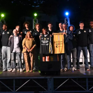 Basket serie A2, Il calore della gente scalda la festa al Castello: Vigevano 1955 lancia la nuova stagione