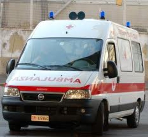 Mede: tamponamento tra due auto sulla provinciale 194, ferite lievemente quattro persone