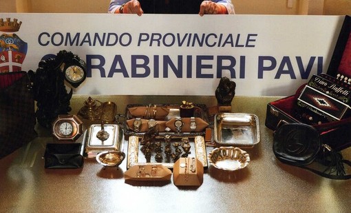 Sannazzaro: blitz dei Carabinieri in via Roma, arrestato un ladro acrobata. Recuperata refurtiva per oltre 100mila euro