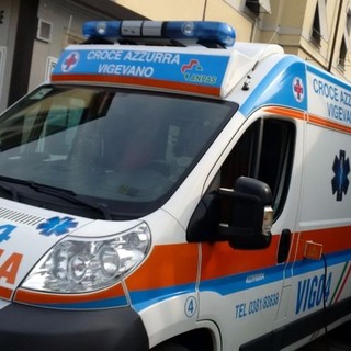 Vigevano: cade in moto ai Piccolini, ferito un centauro 43enne