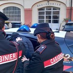 I carabinieri arrestano due persone dopo un rocambolesco inseguimento tra le province di Pavia e Alessandria