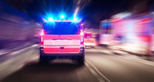 Mortara: auto si ribalta in via Piave, soccorsa una signora 76enne