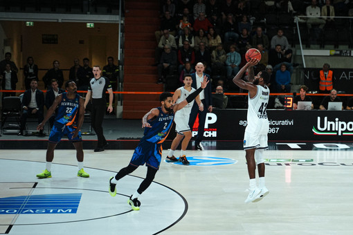 (PHOTOCREDIT: DERTHONA BASKET)