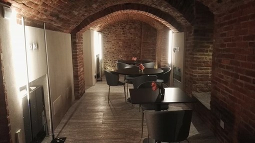 (nella foto una delle cantine interne nel seminterrato del Caffè Commercio) (nella foto una delle cantine interne nel seminterrato del Caffè Commercio)