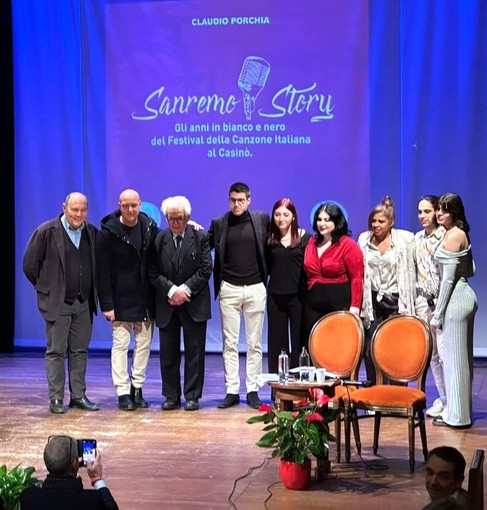 Garlasco: grandi applausi e sold out per Bruno Gambarotta e Claudio Porchia, che hanno inaugurato la stagione invernale del Teatro Martinetti