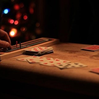 Passione giochi di carte: quali differenze tra Sette e mezzo e Blackjack?