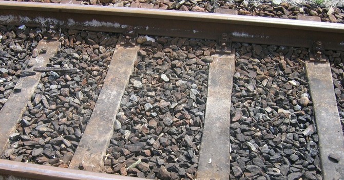 Magenta, tragedia sui binari: travolto dal treno all’altezza di Pontenuovo
