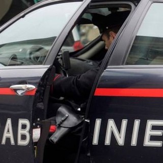 Castello d’Agogna: litiga con un vicino e lo colpisce con un’accetta lanciata dalla finestra