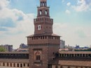 Giornata dell’Europa 2024: Milano illuminata con i colori dell’Unione europea