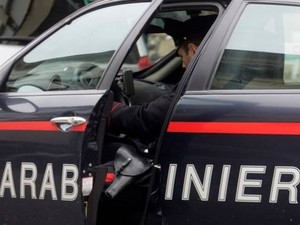 Mezzana Bigli: forzano il portone di un magazzino per rubare scooter e motosega