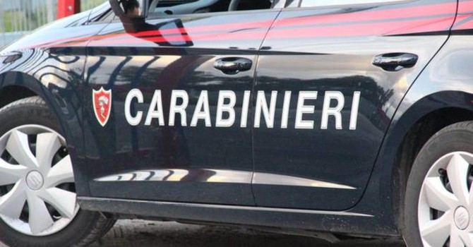 Oltrepò, aggredisce persona con un coltello: denunciato 32enne