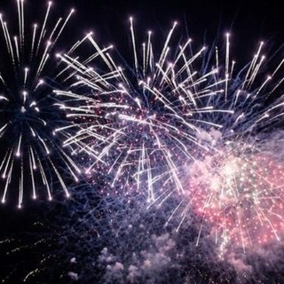 Abbiategrasso: 30enne denunciato per accensione di fuochi d’artificio
