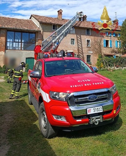 Monticelli Pavese: incendio in un camino, i Vigili del fuoco limitano i danni al tetto
