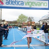 Giulia Sommi e Andrea Soffientini firmano la 19^ Scarpadoro di Vigevano Giulia Sommi e Andrea Soffientini firmano la 19^ Scarpadoro di Vigevano