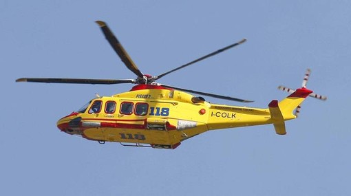 Confienza: scontro auto-moto in corso Vittorio Emanuele II, due feriti trasportati al San Matteo