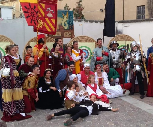 Il fascino del Palio dell’Oca di Mortara, alla fine trionfano le Braide