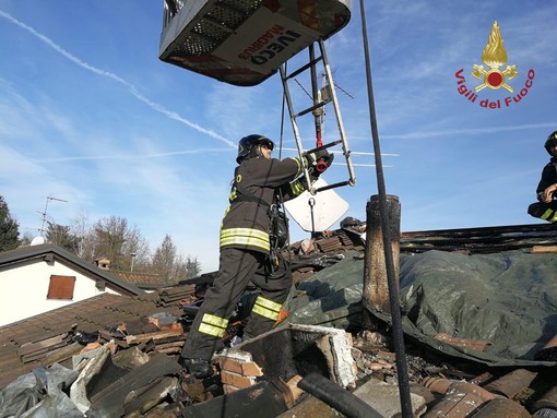 Pavese: in fiamme una canna fumaria a Torre d'Isola, intervengono i vigili del fuoco
