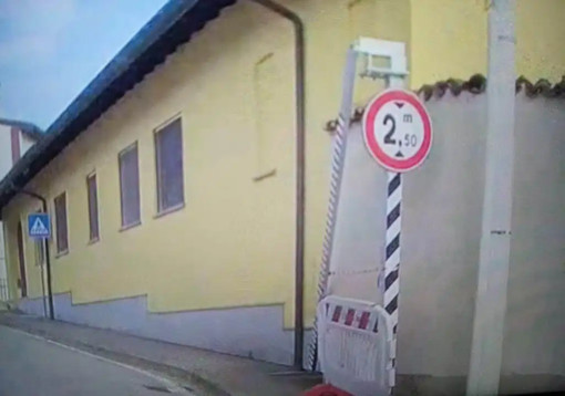 Boffalora Ticino: non rispetta il divieto e distrugge la sbarra, terzo episodio