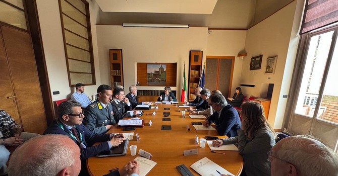Controlli rafforzati presso le stazioni ferroviarie di Pavia, Vigevano, Voghera, Mortara e Tromello Controlli rafforzati presso le stazioni ferroviarie di Pavia, Vigevano, Voghera, Mortara e Tromello