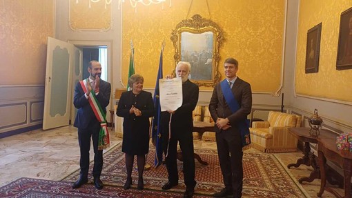 Pavia, Il maestro Marco Lodola Cavaliere della Repubblica: la consegna dell’onorificenza a palazzo Malaspina