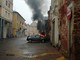 Mortara: in fiamme un'auto in piazza Olivelli, intervengono i vigili del fuoco