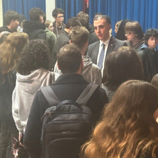 Legalità in azione a Pavia: il vicario Manganaro incontra gli studenti tra memoria storica e futuro nella Polizia di Stato