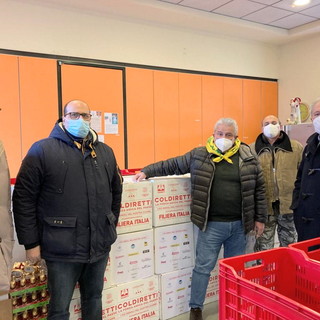 Solidarietà, Coldiretti Pavia distribuisce 3000 kg di cibo in pacchi alimentari per le famiglie bisognose
