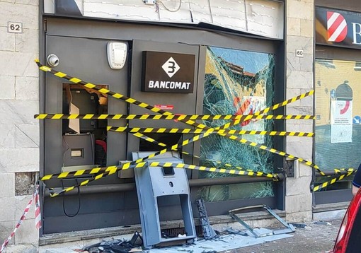 Magenta: esplosione nella notte, malviventi fanno saltare il bancomat al Banco di Desio