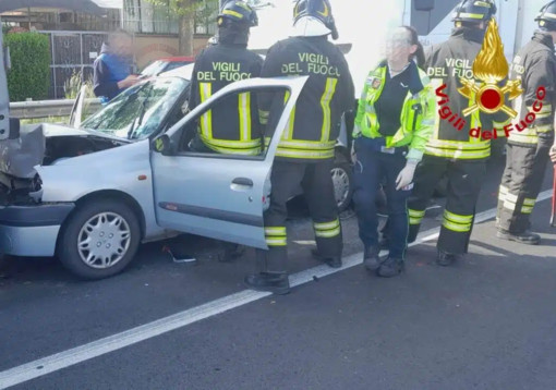 Gaggiano: tamponamento a catena sulla Vigevanese, tre feriti in codice giallo