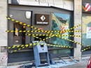 Magenta: esplosione nella notte, malviventi fanno saltare il bancomat al Banco di Desio Magenta: esplosione nella notte, malviventi fanno saltare il bancomat al Banco di Desio