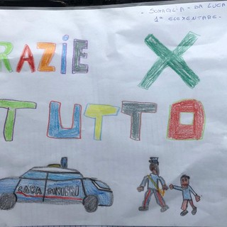 Coronavirus, un bambino residente nella "zona rossa" omaggia i Carabinieri con un disegno Coronavirus, un bambino residente nella "zona rossa" omaggia i Carabinieri con un disegno