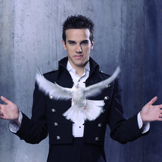 Mede, Luca Bono Show al Teatro Besostri tra magia ed emozioni