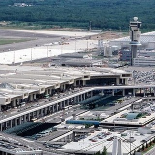 Fumo in cabina, l'aereo diretto a Fuerteventura rientra a Malpensa