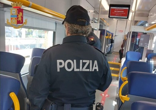 Abbiategrasso: spaccio in stazione: tre arresti, sequestrati droga e soldi Abbiategrasso: spaccio in stazione: tre arresti, sequestrati droga e soldi