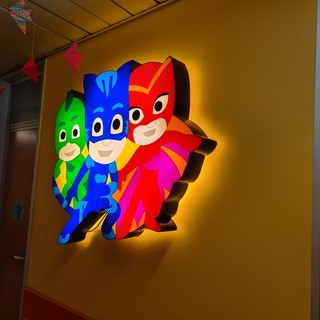 Pavia, Marco Lodola dona quattro delle sue opere luminose alla radiologia pediatrica del San Matteo