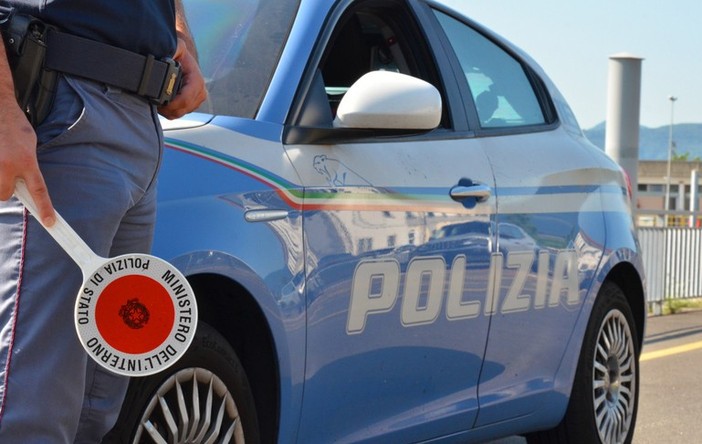 Polizia Stradale di Pavia: taxista positivo alla cocaina mentre era in servizio; ritirata la patente