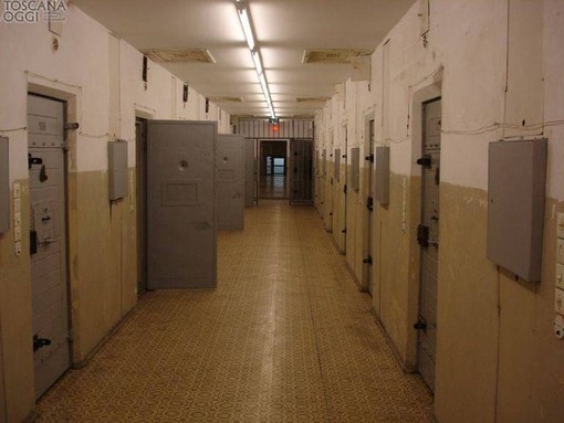 Vigevano: detenuta picchia agente di polizia penitenziaria Vigevano: detenuta picchia agente di polizia penitenziaria