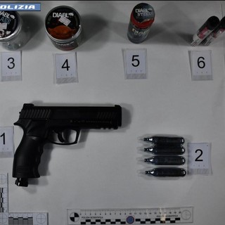 Pavia, spari contro tre bar del centro: la Polizia di Stato identifica e denuncia i responsabili