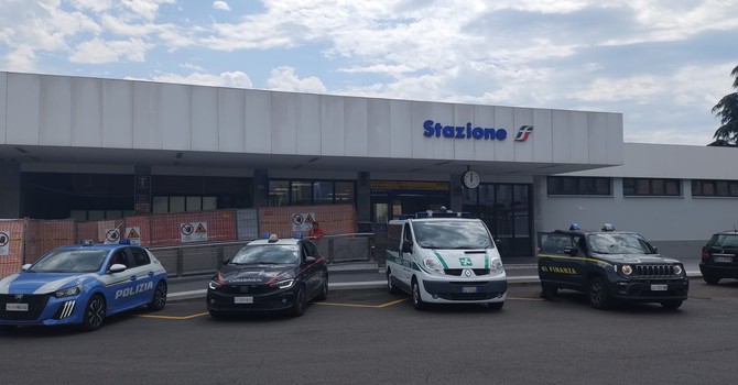 Vigevano, la Polizia di Stato coordina un ampio servizio di controllo del territorio