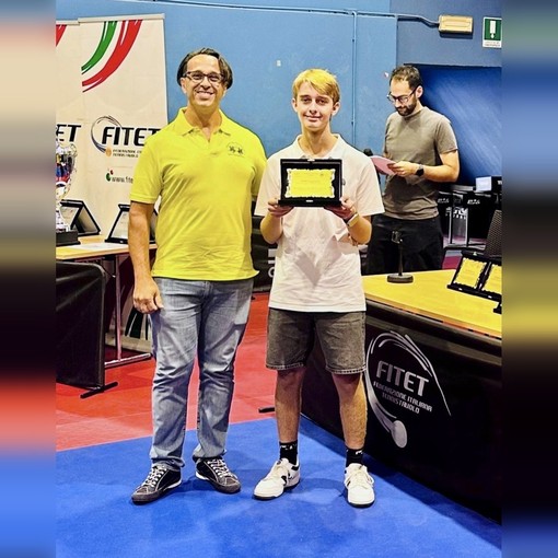 Tennistavolo, doppio titolo provinciale, doppia festa: Ferri e Sigurtà celebrati al Bonacossa Tennistavolo, doppio titolo provinciale, doppia festa: Ferri e Sigurtà celebrati al Bonacossa