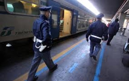 Operazione della Polfer sui treni e nelle stazioni ferroviarie della Lombardia