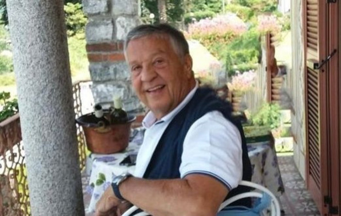 Renato Pozzetto in una foto del 2022 alla Locanda Pozzetto