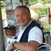 Renato Pozzetto in una foto del 2022 alla Locanda Pozzetto