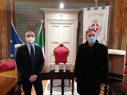 Broni: il comune dona 4mila mascherine alle scuole e ai pazienti dei medici