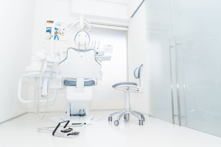 Curare i denti senza paura: il ruolo della sedazione cosciente Curare i denti senza paura: il ruolo della sedazione cosciente
