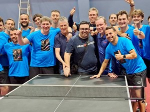 Tennistavolo, sfida-esibizione tra l’atleta del TT Vigevano Guerrini ed il campione svedese Waldner Tennistavolo, sfida-esibizione tra l’atleta del TT Vigevano Guerrini ed il campione svedese Waldner