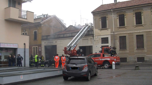 Vigevano: incendio in via XXVI Aprile, sul posto i Vigili del fuoco, nessun ferito