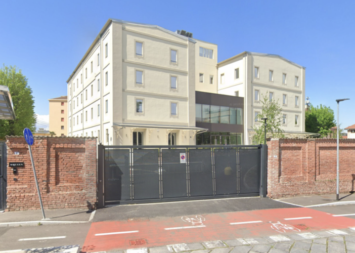 McQueen annuncia esuberi: a Novara previsti 38 licenziamenti McQueen annuncia esuberi: a Novara previsti 38 licenziamenti