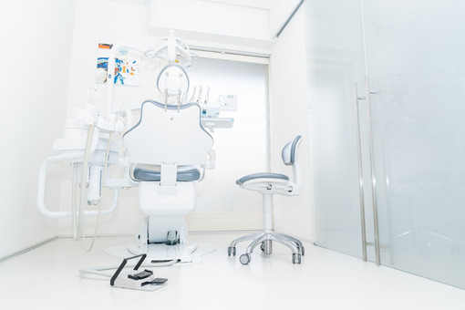 Curare i denti senza paura: il ruolo della sedazione cosciente Curare i denti senza paura: il ruolo della sedazione cosciente