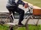 Anziano imbocca la tangenziale Ovest di Milano in bicicletta, la polizia stradale evita il peggio